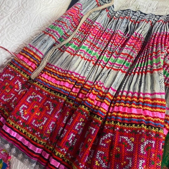 Vintage Hmong Chinese - Picture 3 of 7